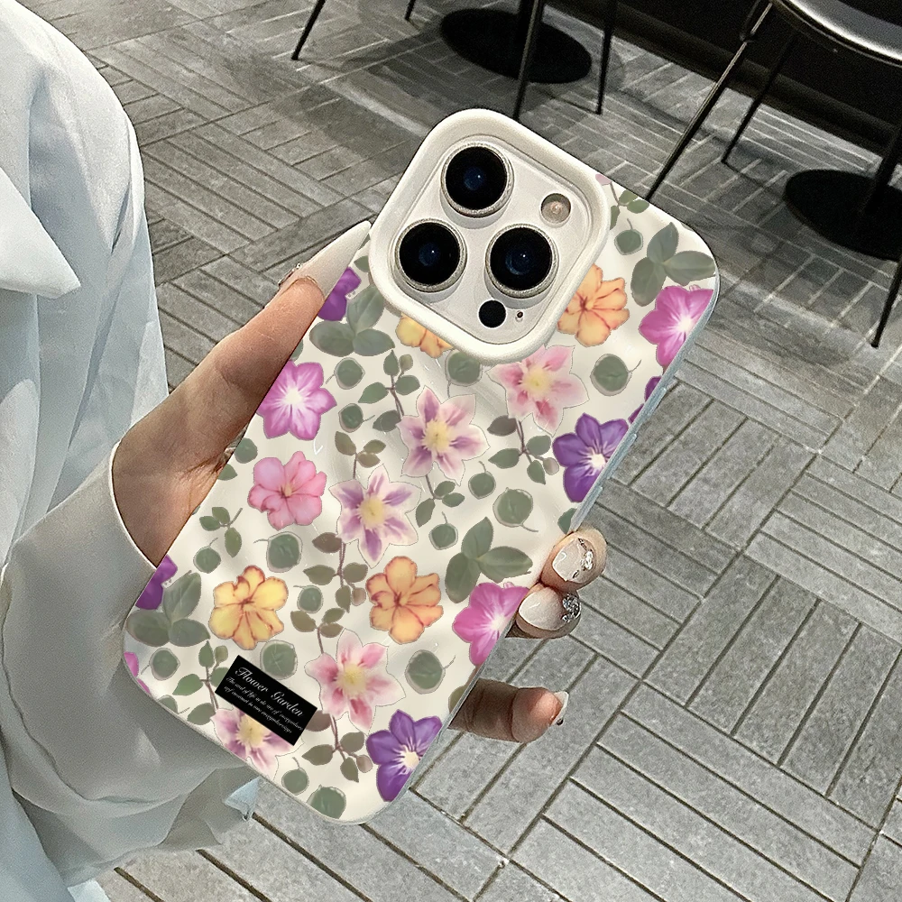Frühlings-Klematis-Blumen Handyhülle für iPhone 17 16 15 14 13 12 11 Pro Max 14 15 Plus 17 Air Falten-Wellen Weiche Silikonhülle – Detail 4