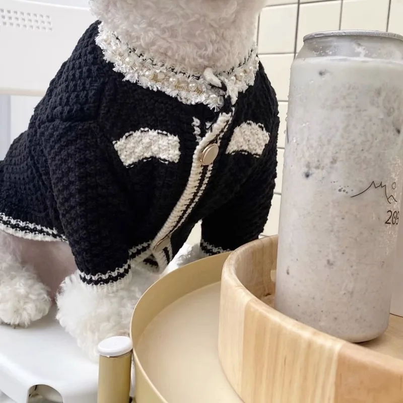 Pet Clothes Warm Winter Medium Small Dog Knitted Sweater Luxury Designer Cardigan Jewelry Decoration Kitten Puppy Coat Poodle