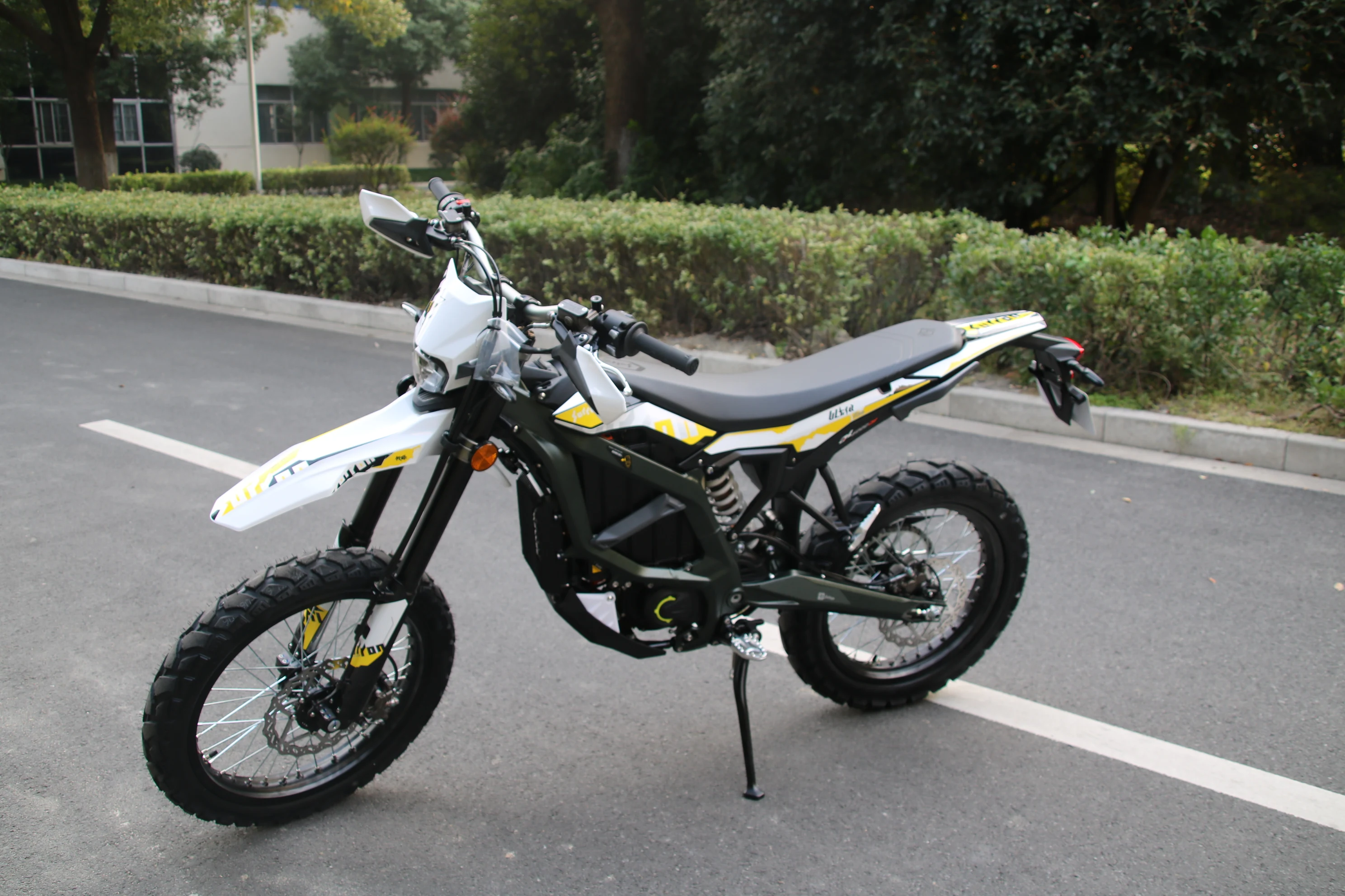 Motocross elettrico per bicicletta fuoristrada a lunga distanza Ultra Bee nuovo modello potente motore 8000w
