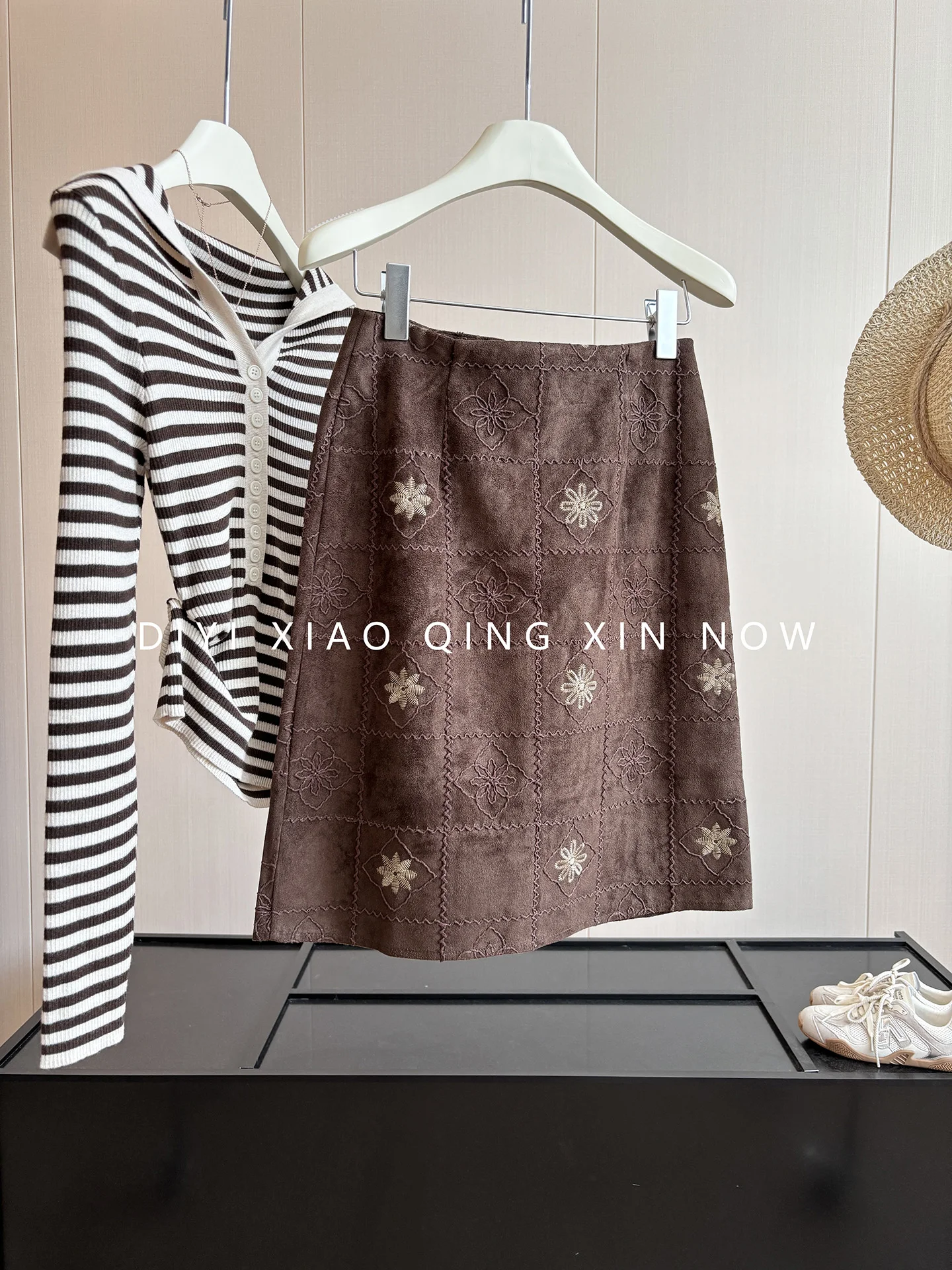 Elegant Embroidered Suede  Midi Skirt for Women Early Autumn Vintage A-Line Slimming High Waist Polyester Fiber