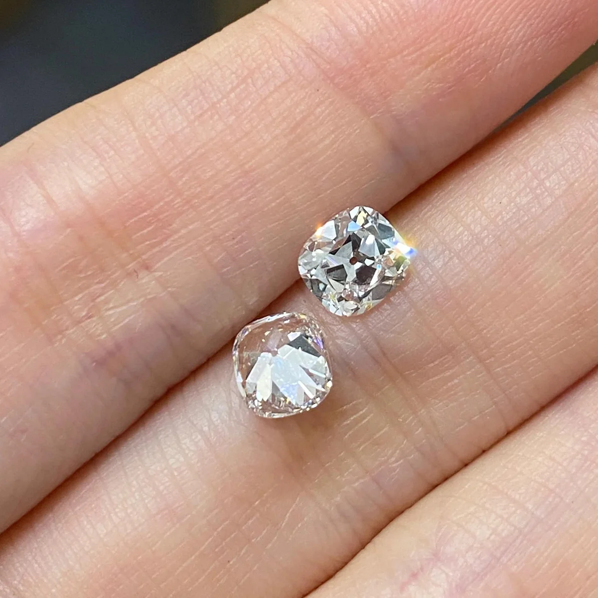 Berlian Cushion Cut Antik Bersertifikat IGI dari Tambang Lama, Berlian Cushion Buatan Laboratorium untuk Pembuatan Cincin Tunangan