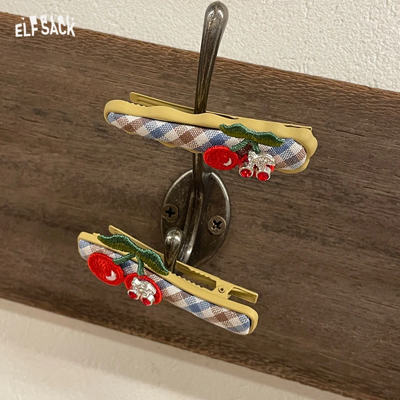 

ELFSACK 2025 Autumn New Arrival Sweet Cherry Checkered Hair Clip For Woman