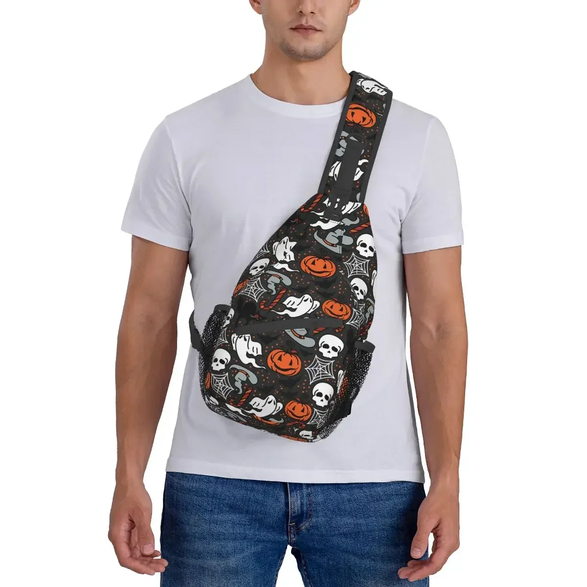 Doodle Ghosts Crossbody Torby na klatkę piersiową Halloween Kieszenie Pakiet podróżny Messenger Sportowa torba na ramię dla nastolatków unisex