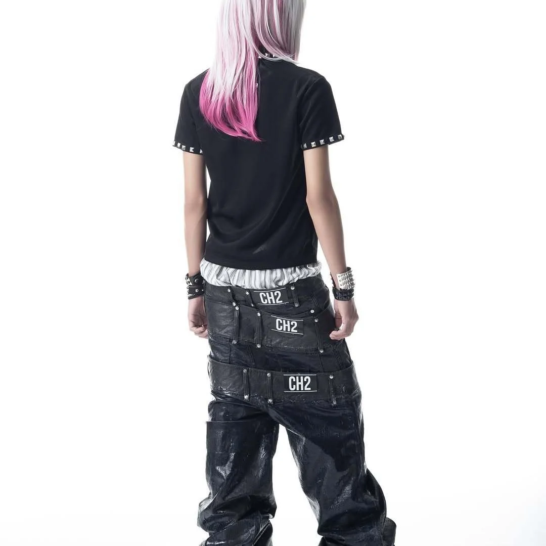 تي شيرت Y2K Streetwear Essential بأكمام طويلة ورقبة مستديرة يتميز بتصميم طباعة فرقة Punk ذات حافة داكنة