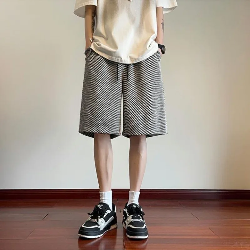 

Unisex Striped Knee Length Shorts American Retro Loose Fit Casual Five Point Pants