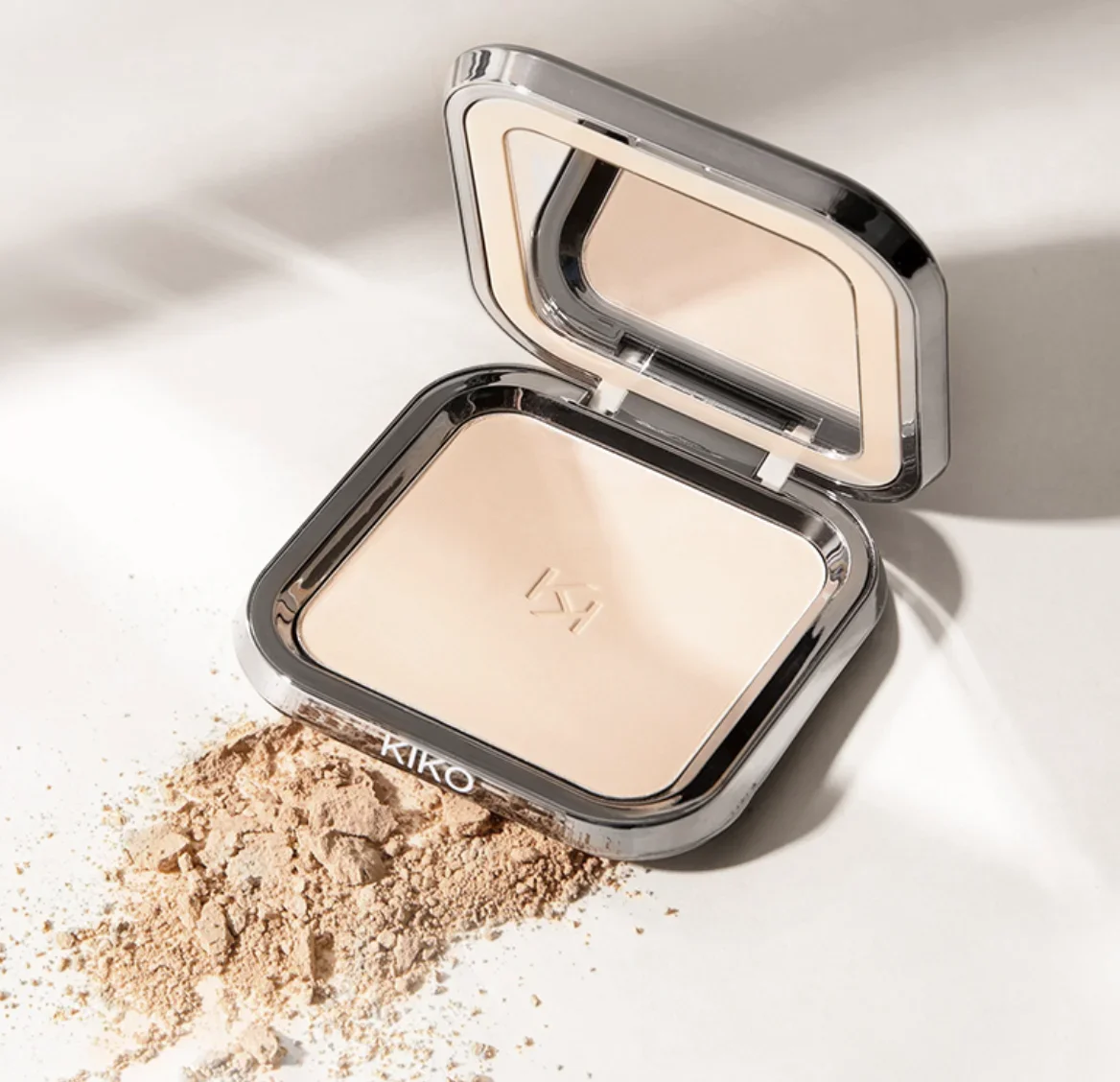 KIKO Make-up Soft Honey Powder Cake Light Delicate Concealer Oil Control Invisible Pores Long Lasting Face Powder Make-up