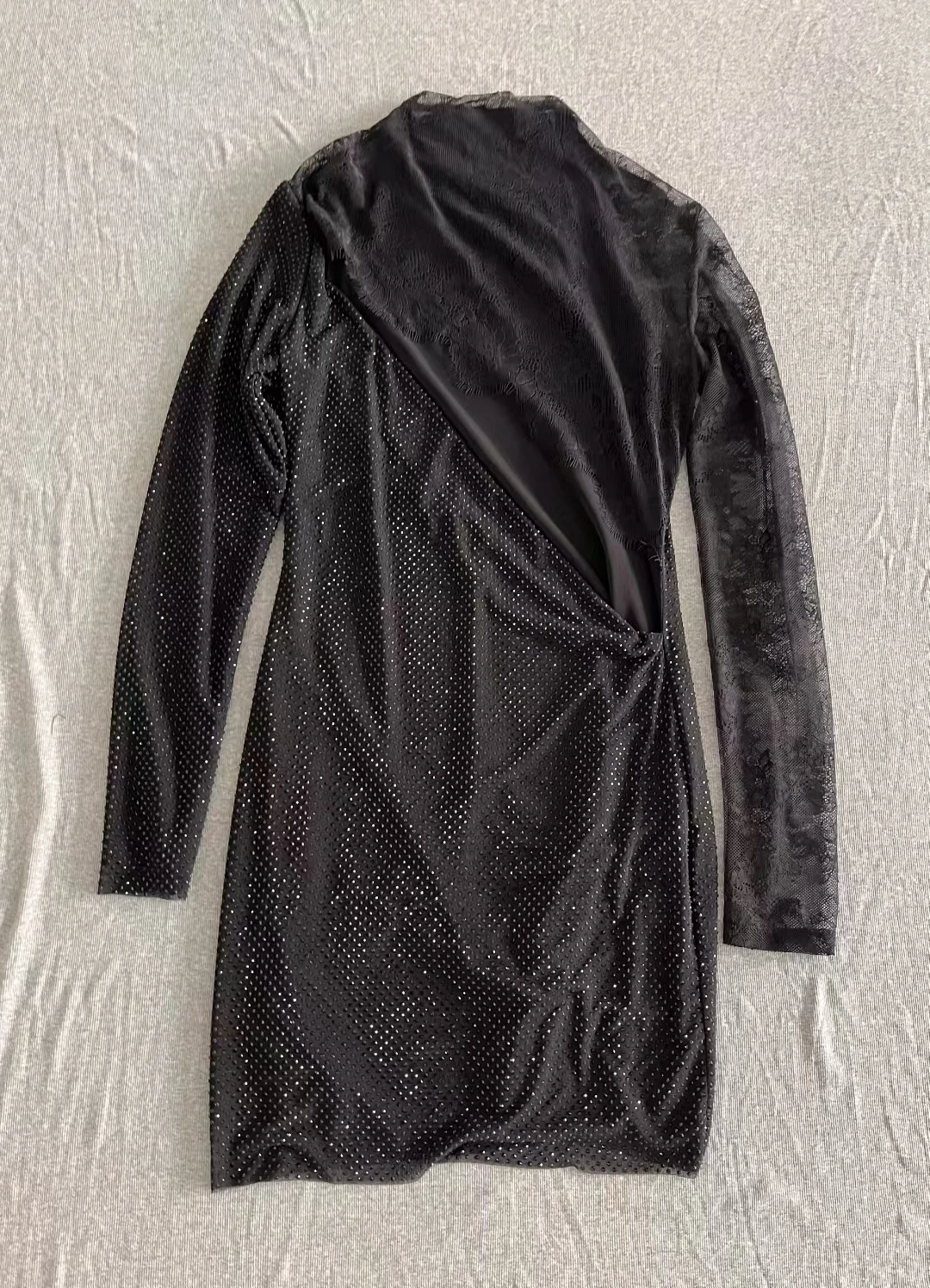 Damska seksowna sukienka mini z długim rękawem, zdobiona dżetami, koronką i patchworkiem, z odkrytymi plecami, luksusowa i modna.