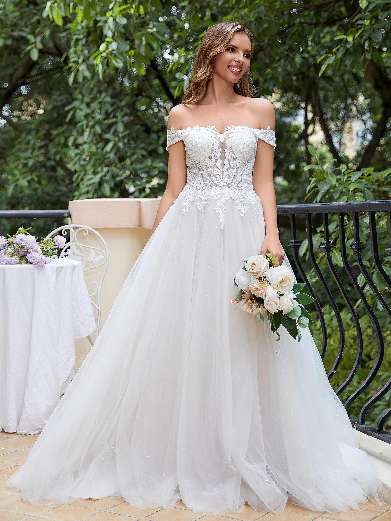 Off The Shoulder Lace Wedding Dress A Line Backless Tulle Sweetheartr Appliques Classical Bridal Gowns Bridal Party For Women