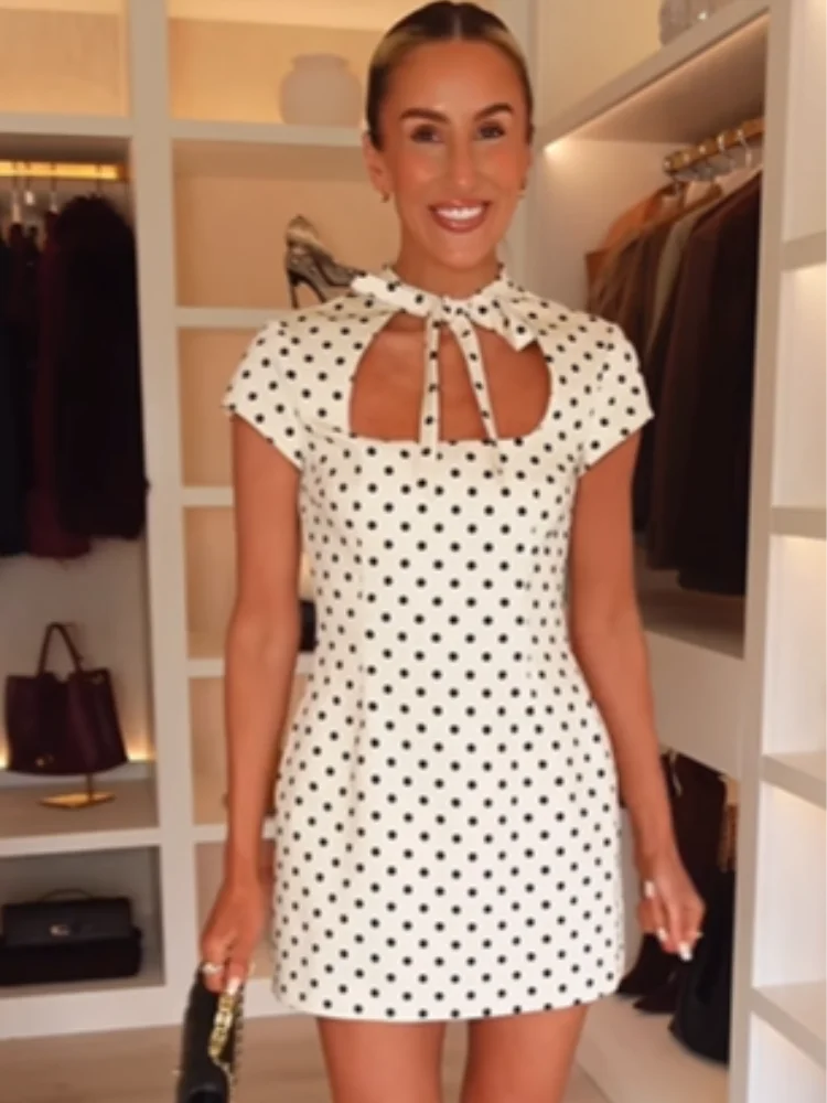 Vestido Feminino Elegante de Cetim com Alças, Estampa de Poá e Renda, Sem Mangas e Decote nas Costas, Novo para o Verão 2026 - Perfeito para Praia