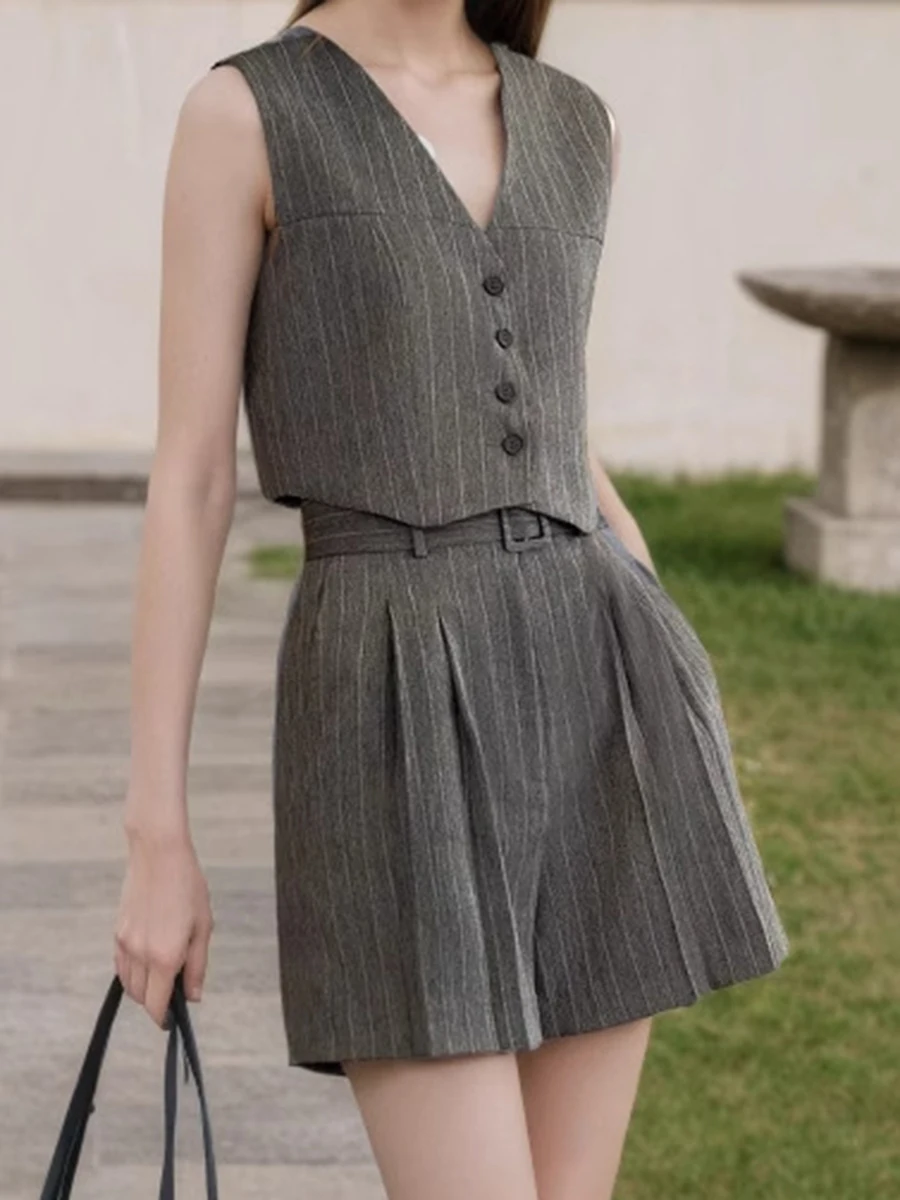 

Gray Striped Pleated Shorts Sets Women Summer V Neck Single Breasted Short Waistcoat Simple Casual High Waist Shorts 2 Piece Set