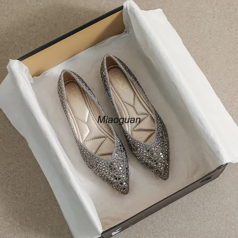 2024 New Glitter Sequins Pumps Woman Bling Diamonds Shoes Crystal Rivet Ladies Party Dress Pointy Toe Elegant Flat Bottom Loafer