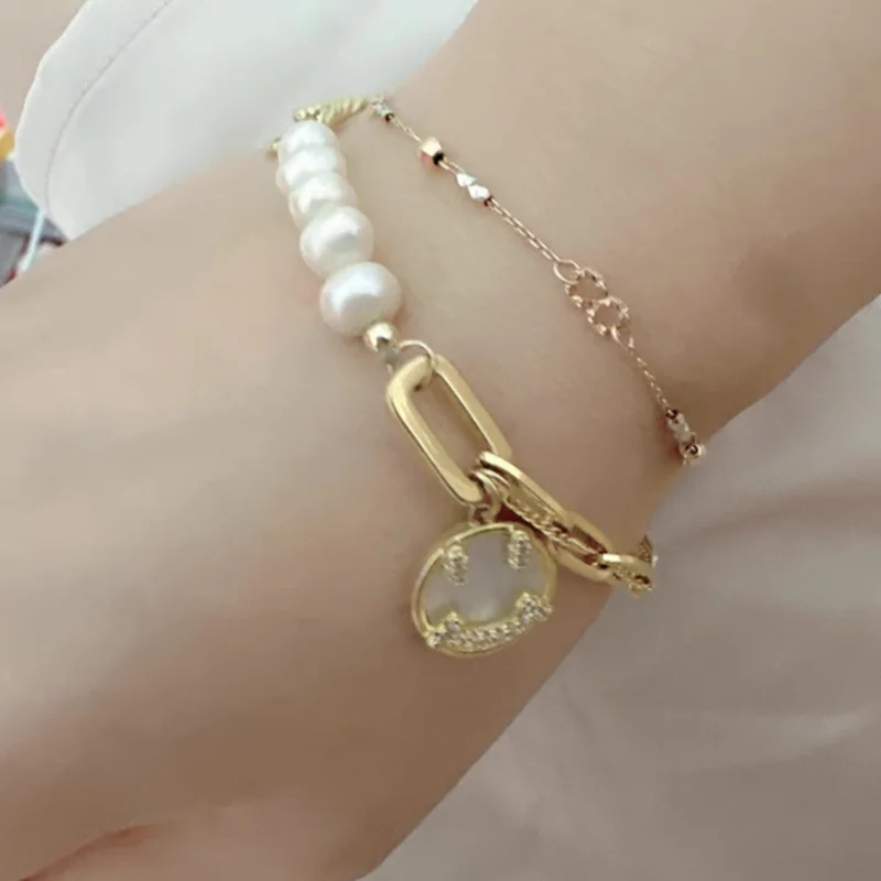 

French Retro Smiling Face Freshwater Pearl Bracelet, A Numeric-Inspired Jewelry Gift for Your Girlfriend.