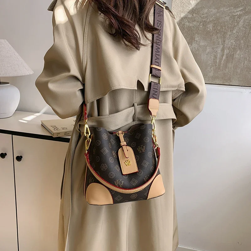 

Stylish Designer Inspired Messenger Bag For Women Durable Leather Crossbody Shoulder Handbag Ladies Practical Everyday Purse