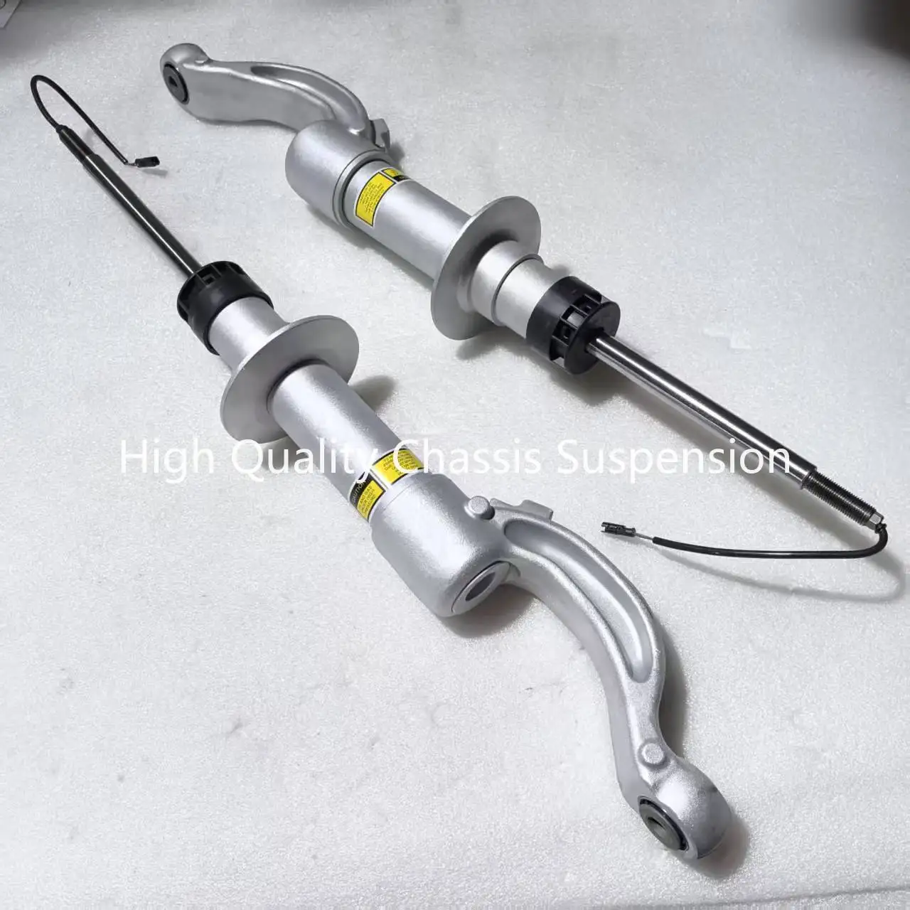 High Quality 2X Front Shock Absorber Struts For Maserati Quattroporte M156 AWD 14-  670030332 462400009473, 46 2400 009 473