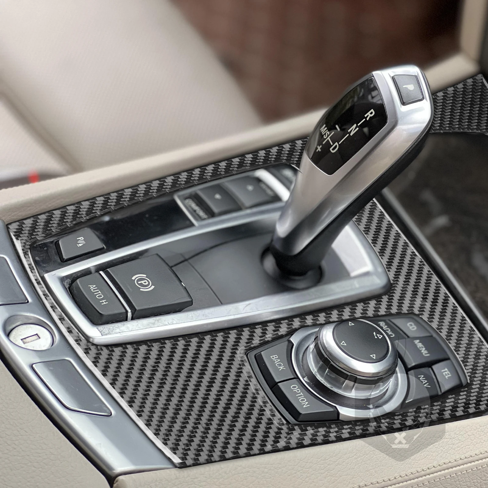 

Для BMW 7-й серии Carbon Fiber F01 2009-14, левая сторона приводной панели, аксессуары для внутреннего украшения, наклейка
