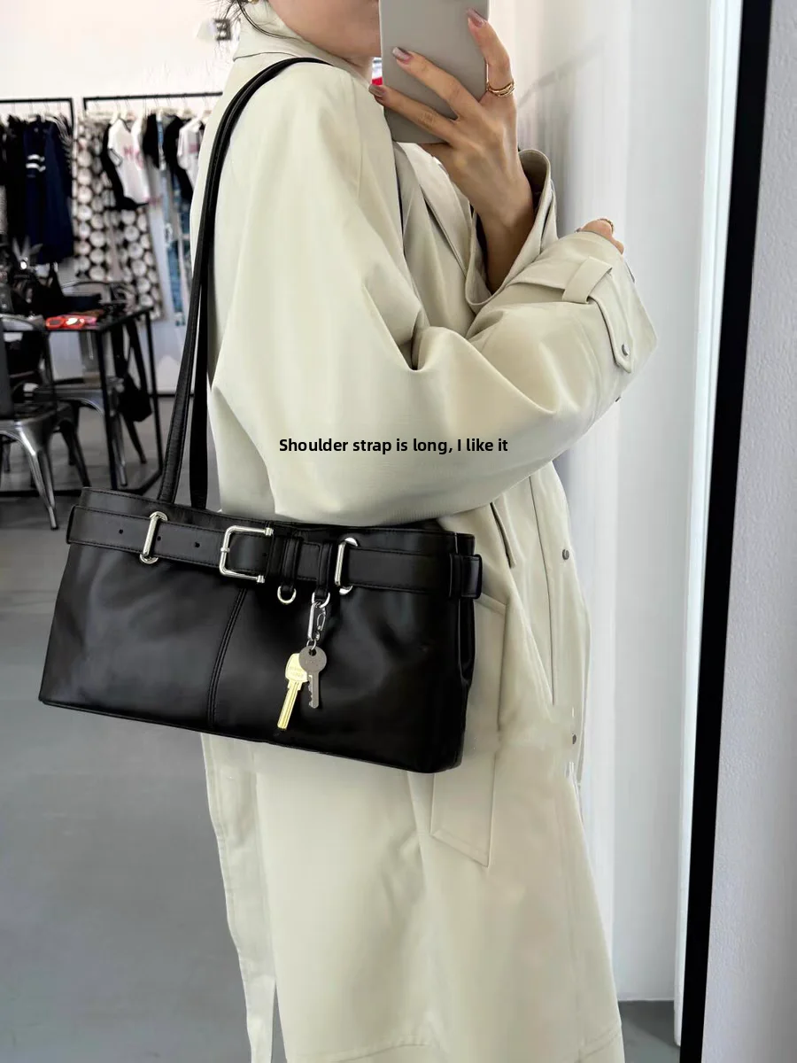 حقيبة دراجة نارية مصممة للنساء، حقيبة كتف عصرية، حقيبة تحت الذراع بإبزيم حزام، حقيبة ناعمة بأسلوب كوري عصري للترفيه والاستخدا...