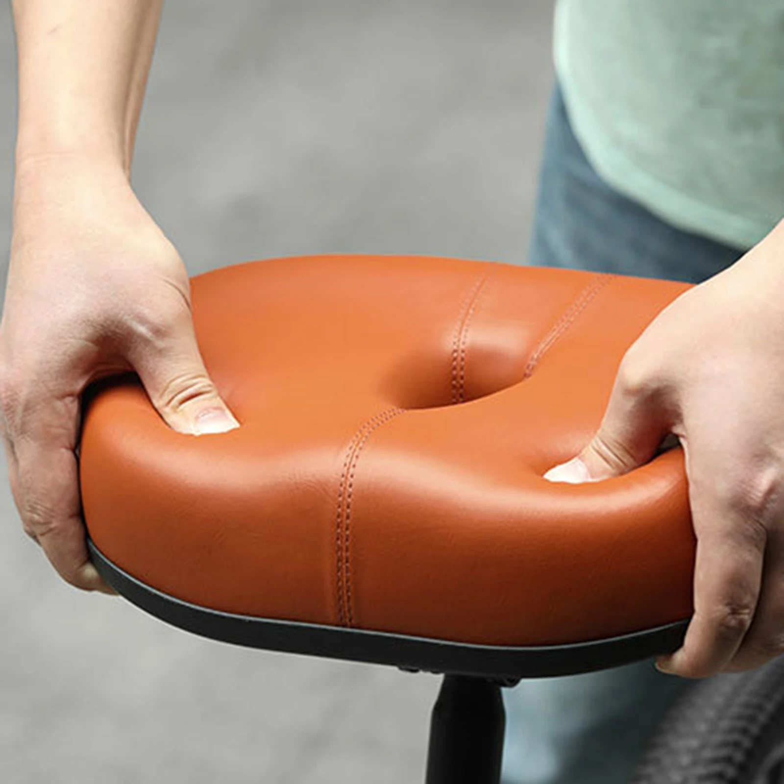 

Noseless Bicycle Saddle Wide Soft Bike Saddle PU Replacement Bike Seat for Men Women Comfort Bicycle Seat Cushion for Road Bike