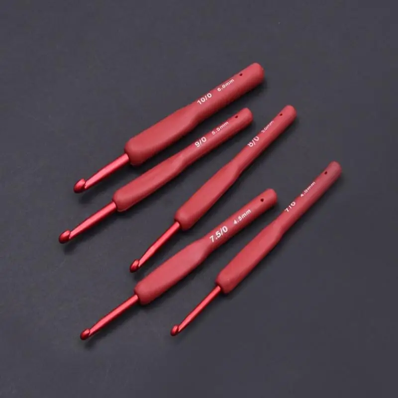 

Новые 9 крючков для вязания красного цвета с эргономичной ручкой для рук с артритом, удлиненные спицы для начинающих и пряжа для вязания крючком