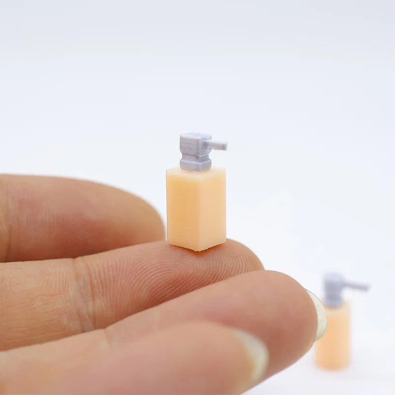 2pcs Mini Hand Soap Dispenser Models Miniature Body Wash Bottle Bathroom Accessories 1:12 Dollhouse Bathroom Scene Decoration