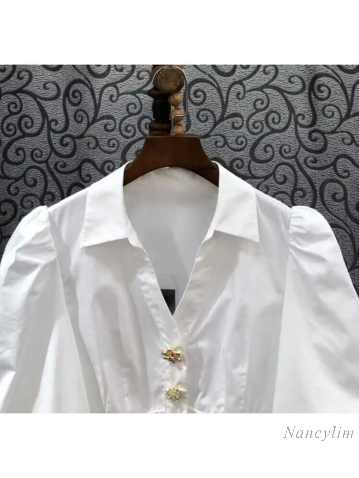 French Style Short Blouse Ladies Three-grain Diamond Buckle High-waisted Short Bubble Sleeve Shirt Summer Niche Temperament Top