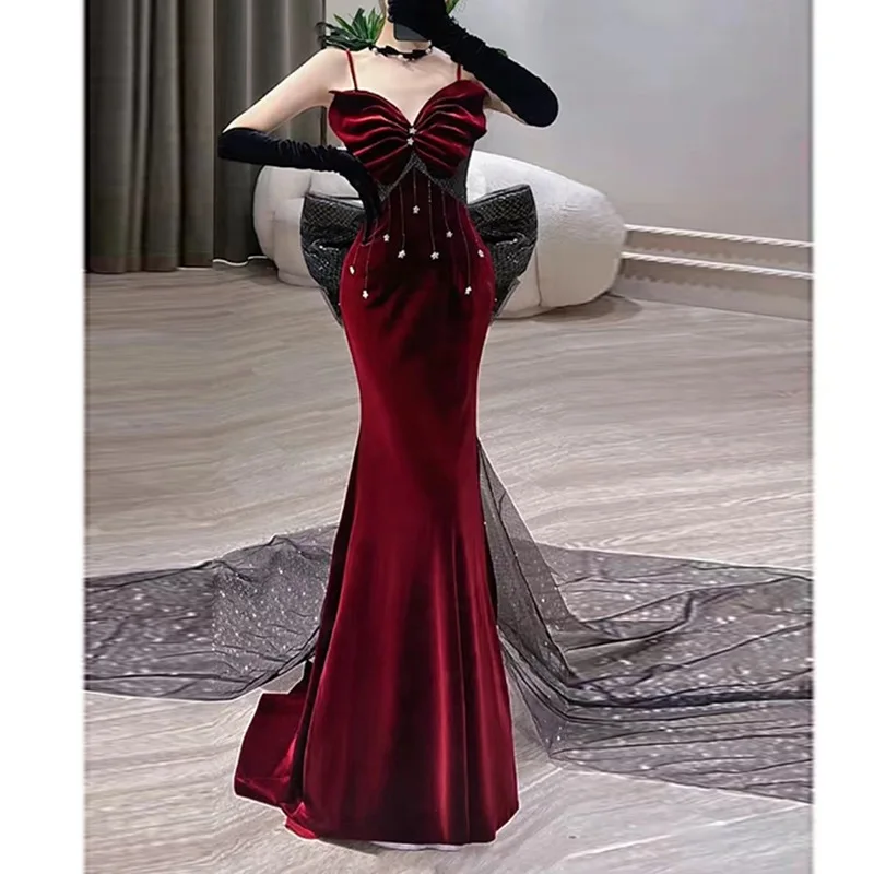 

2024 Burgundy Beads Velour Evening Dresses spaghetti Strap Mermaid Bow Wedding Party Velvet Formal Prom Celebrities Dress