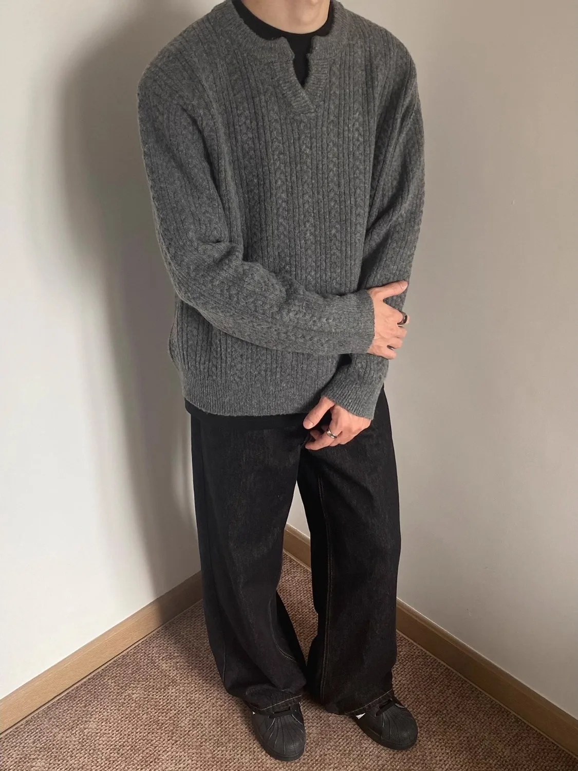 

Американский ретро-свитер из твида с V-образным вырезом, вязаный, для мужчин и женщин, осенне-зимний, повседневный, в стиле INS, удобный, свободного кроя