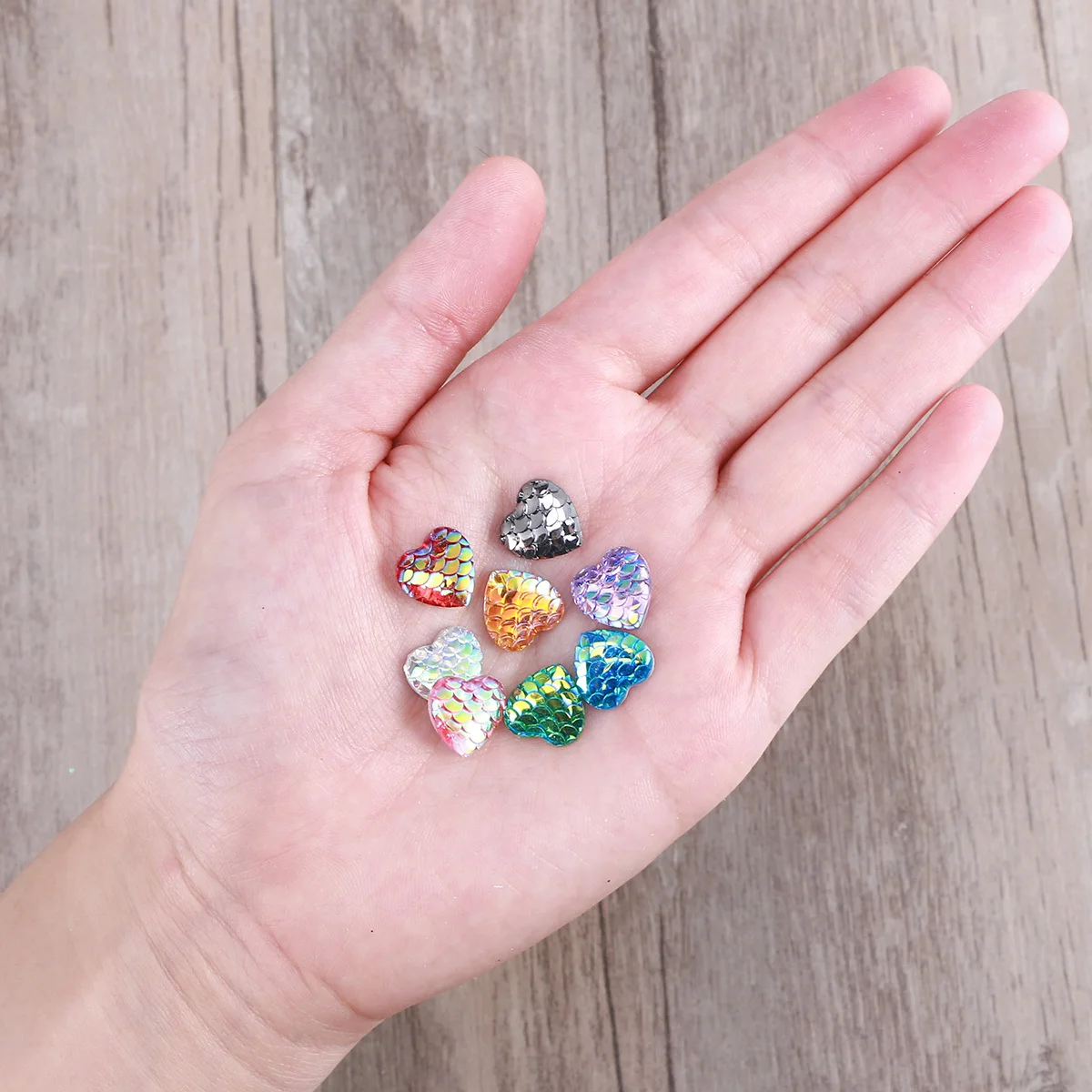 

100Pcs Iridescent Resin Cabochons 12Mm Heart-Shaped Mermaid Scale Flat Bottom DIY Accessories for Clay Sculpture Jewelry