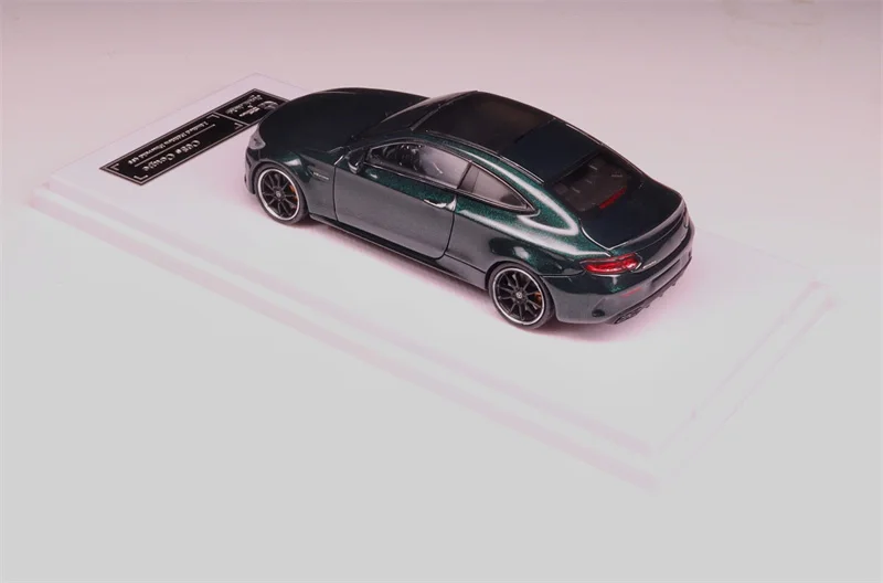 Howie Model x Collezione Momo 1:64 W205 C63s Collezione di modelli di auto pressofusi in miniatura