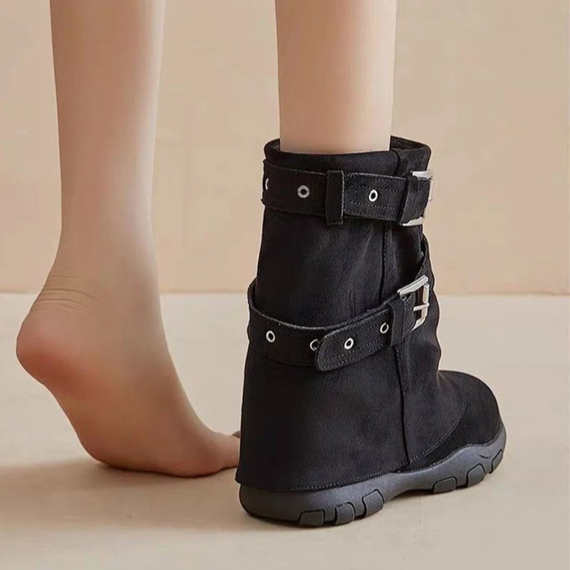 الشقق النساء الأحذية أحذية مصممين امرأة 2025 الشتاء الاتجاه الرياضة حذاء كاجوال موضة أحذية بوت قصيرة المشي حذاء رياضة Mujer الثلوج بوتاس