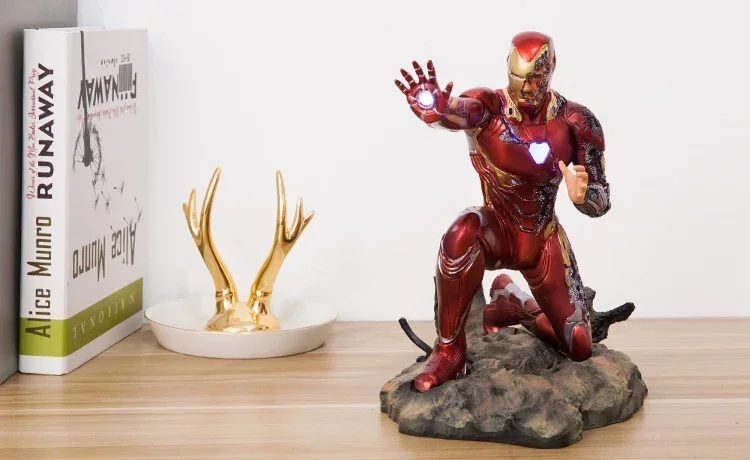 23cm Final battle battle damage Iron man MK50 Mark 50 figure model palm chest can shine LED light resin statue Collection model