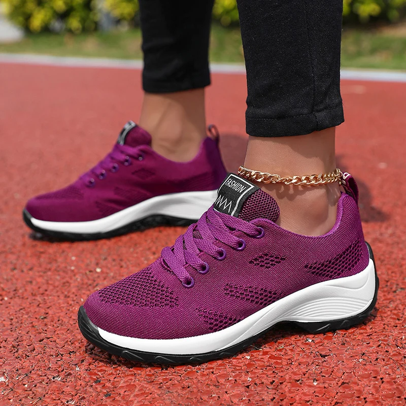 Women's Casual Lightweight Sports Shoes White Outdoor Breathable Mesh Black Running Shoes Sports Jogging Tennis Shoes Thick Sole