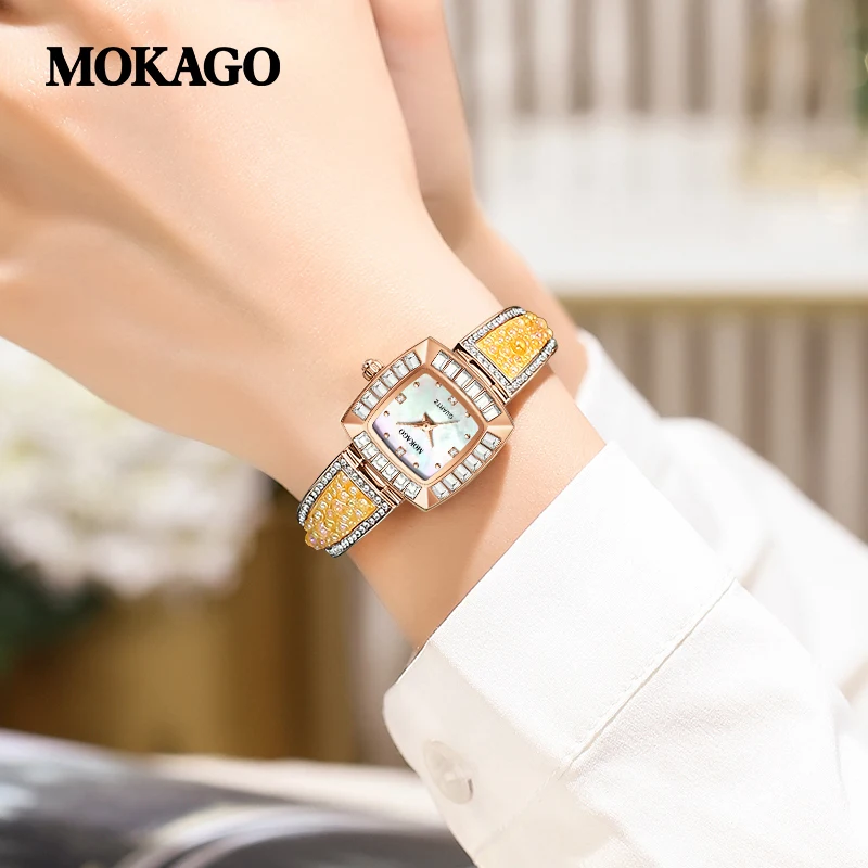 Women's Rhinestone Metal Bracelet Watch Ladies Copper Wrist Watch Analogue Quartz Watch Classic Pearl Shell Surface Timepieces
