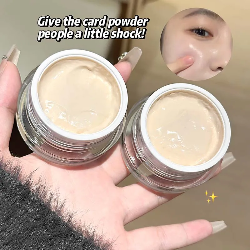 La crema natural radiante y transparente de CAPPUVINI con una base de piel cremosa crea un aspecto de maquillaje refrescante y suave.