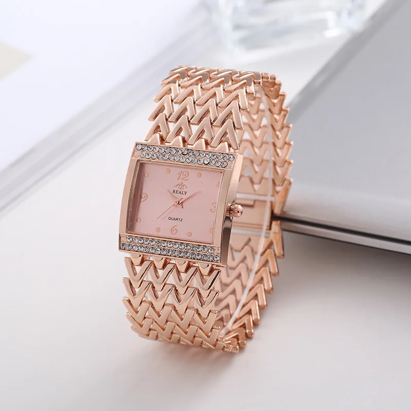 

European and American trendy women's bracelets Watches diamond studded quartz clocks Watch Ladies fashion accessories