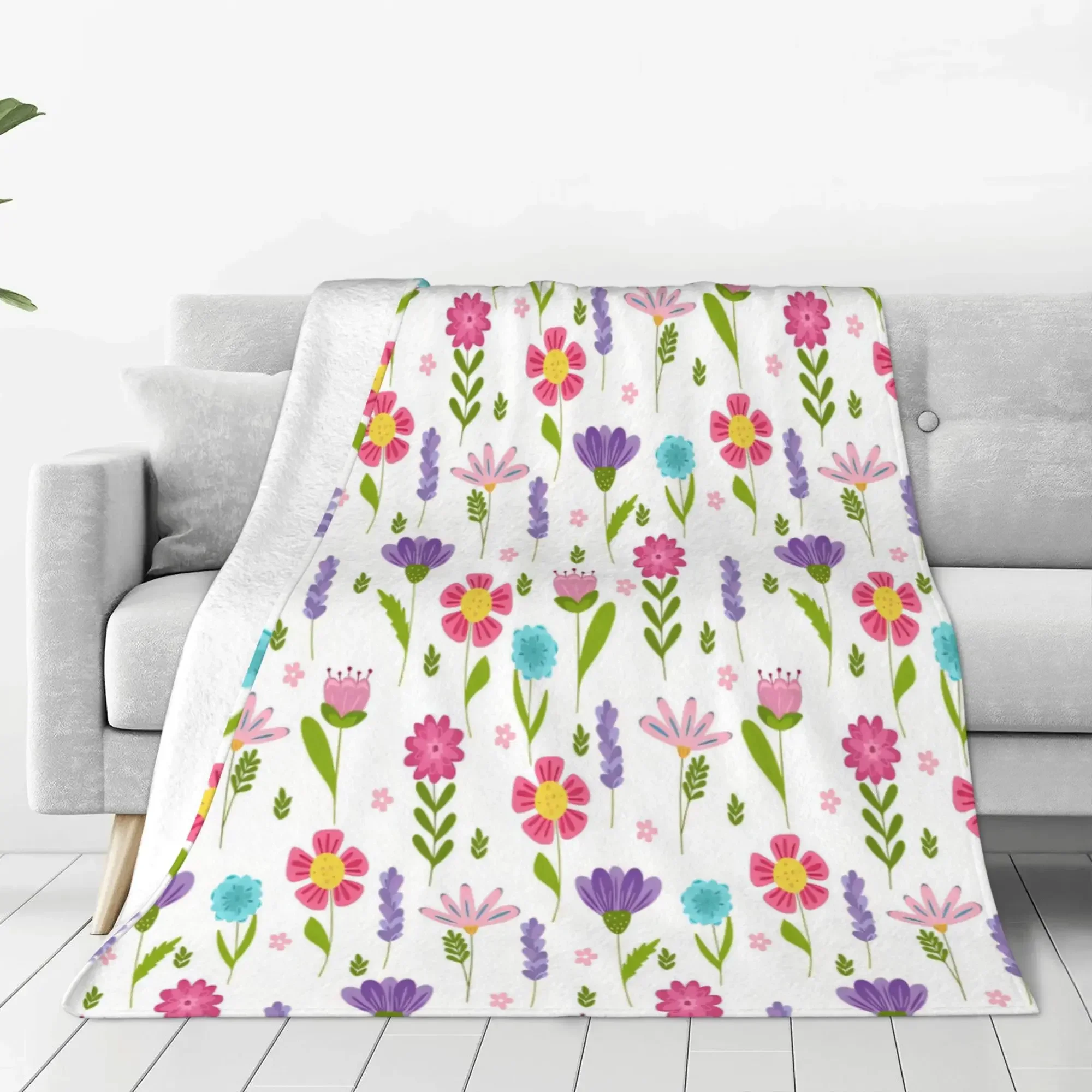 

Small fresh flannel blanket, women men warm and lightweight suitable for office sofa bedroom blanket