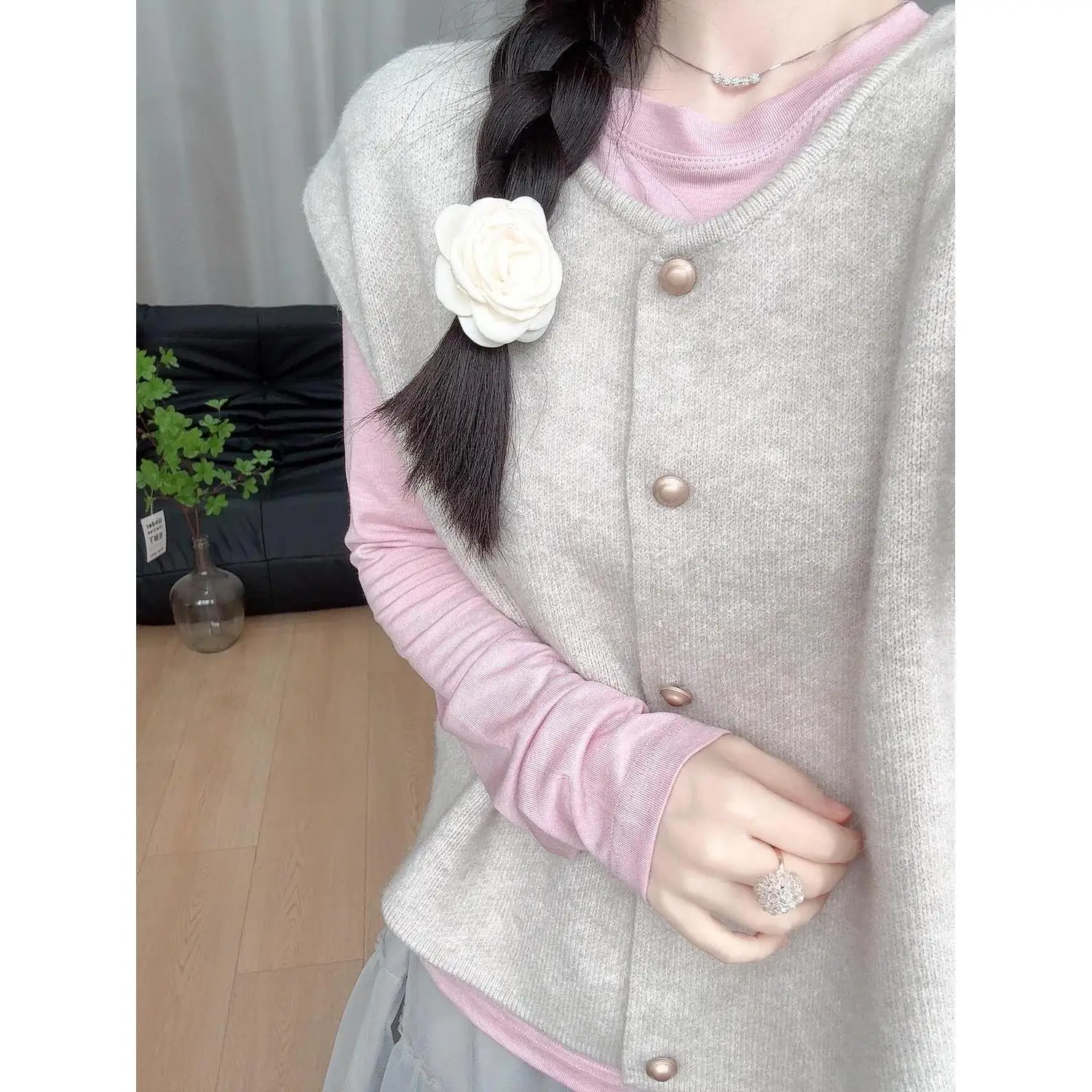 

Retro Knitted Sweater Women's Loose Fit Soft Cozy Autumn Winter Korean Sle Small Gold Button Cardigan Slimming Vest Top