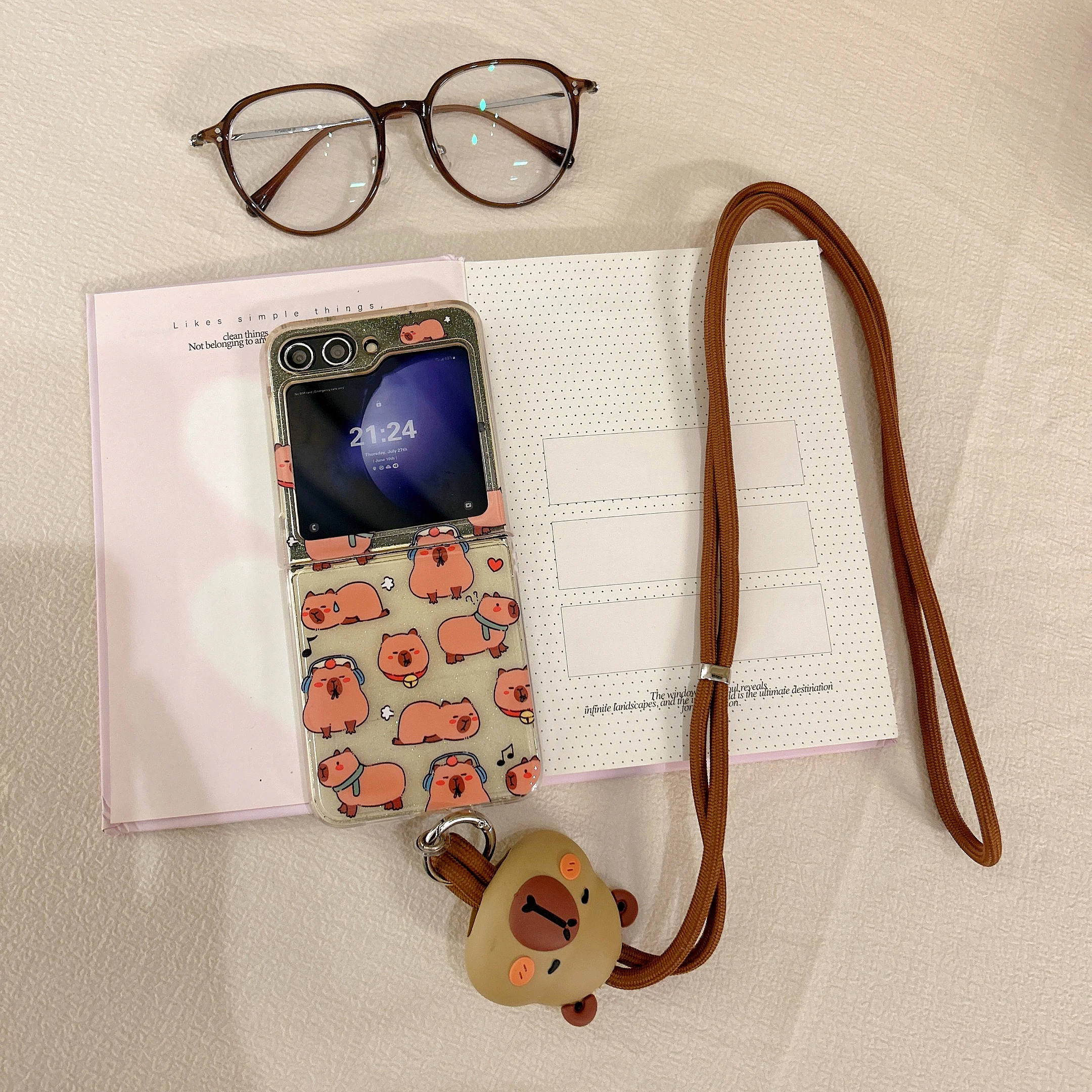 Kawaii مضحك ل كابيبارا يجب أن يكون مكافحة الإفلات جراب هاتف الكرتون مع الحبل سامسونج غالاكسي ل Z Flip7 Z Flip 5 Z Flip 6