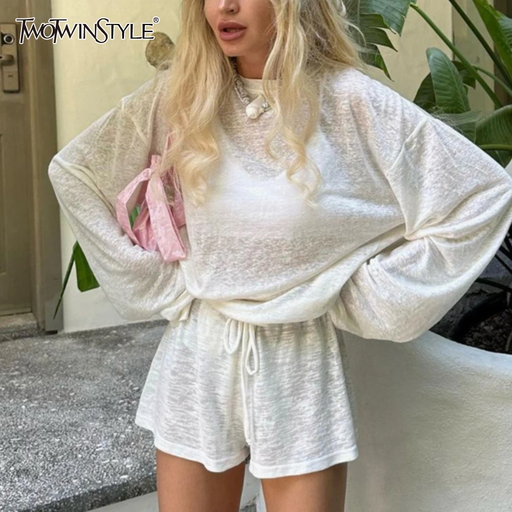 

TWOTWINSTYLE однотонный повседневный комплект из двух предметов для женщин, футболка с круглым вырезом и длинными рукавами, комплекты шорт на шнуровке с высокой талией, женские комплекты