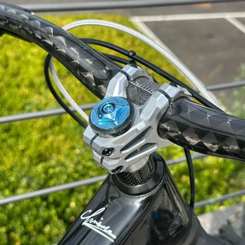 Chibite Carbon Handlebar Mountain Bike Handlebar High-Strength Downhill Trail Dh35 Caliber Am Dirt Ramp Soft Tail