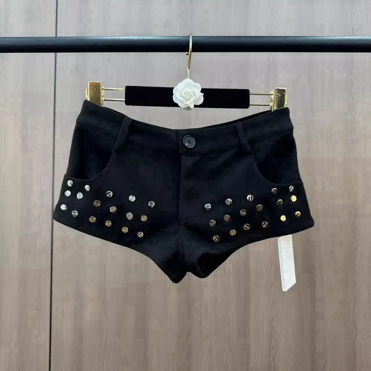 2026 Sexy Black Woolen Rivet Shorts Female Slim Buttocks Hot Y2k Shorts