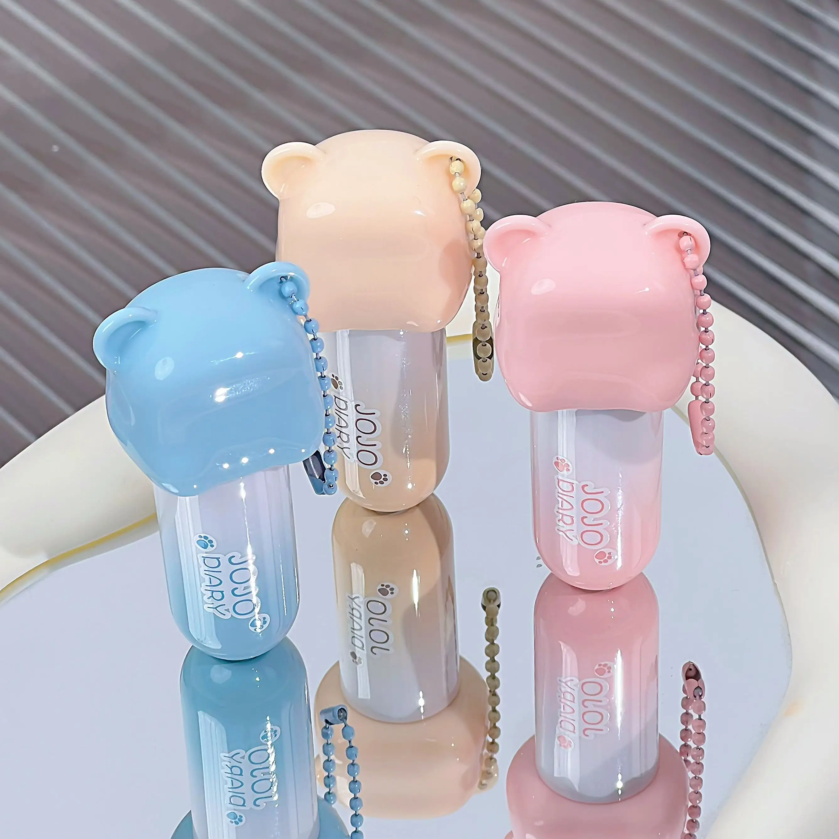 JOJO DAIRY Cute Bear Light-sheer Lip Glaze, 6-color Pendant Watery Glossy Lip Gloss Light Hydrating Moisturizing Lip Gloss