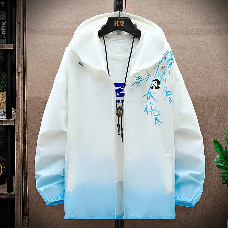 

New Chinese Sle adient Ice Silk Lightweight Men's Sun Protection Jaet Summer Hooded Coat Breathable Outdoor Faionable