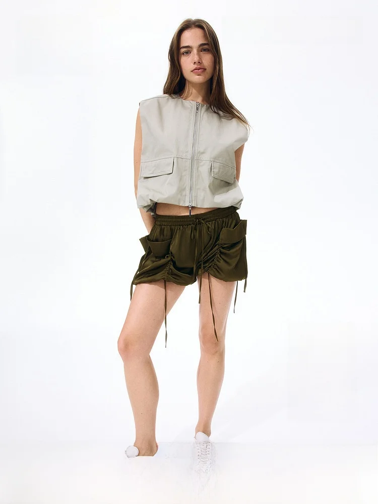 

H&M Women's Loose Satin Short Pants Summer 2026 Fashion Casual Lantern Bloom Short Pants Straight Leg Natural Waist