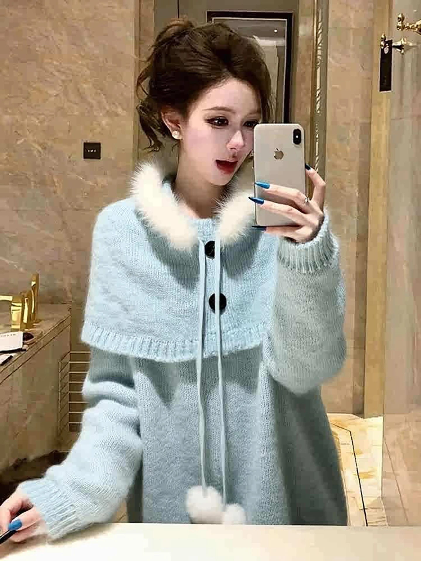 

Новогодний мягкий вязаный свитер Plu с шариковой отделкой и запахом на плечах. Женский зимний модный свободный крой Long Sve round Ne Warm.