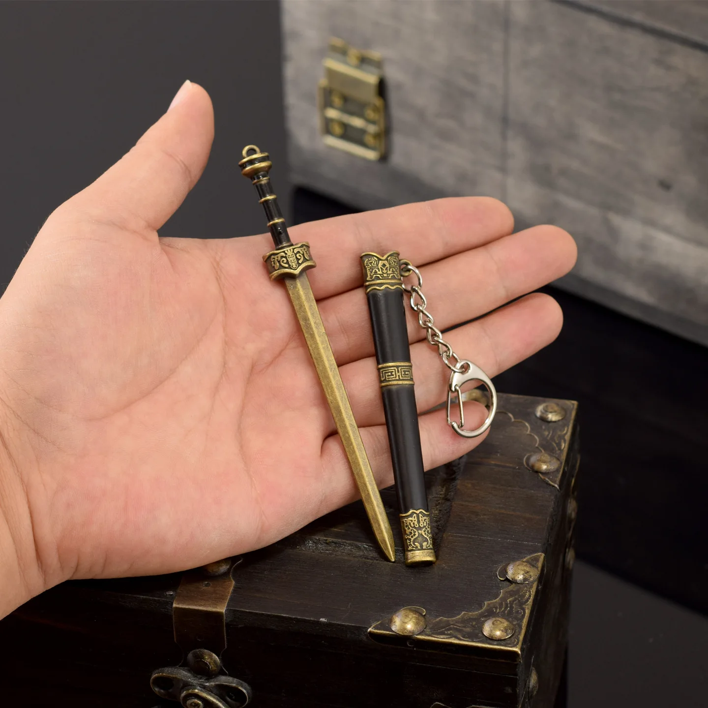 4.7inch Ancient Cold Swords Qingzhu Feng Cloud Katana Kayser Knife Sword of King Goujian of Yue Qin Shihuang Knives Safety Toys