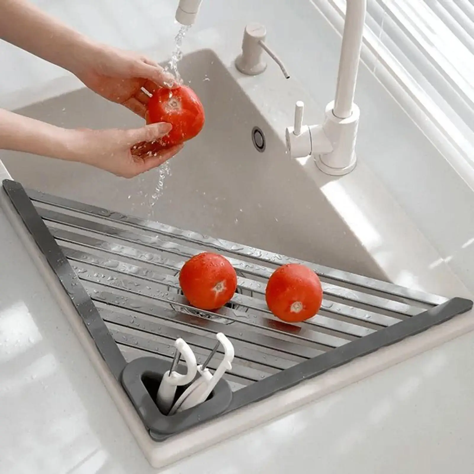 

Corner Sink Caddy Triangle Multi-Purpose Sink Rack Tray Basket Roll-up Dispenser Space-Saving Organizer Holder for Kitchen