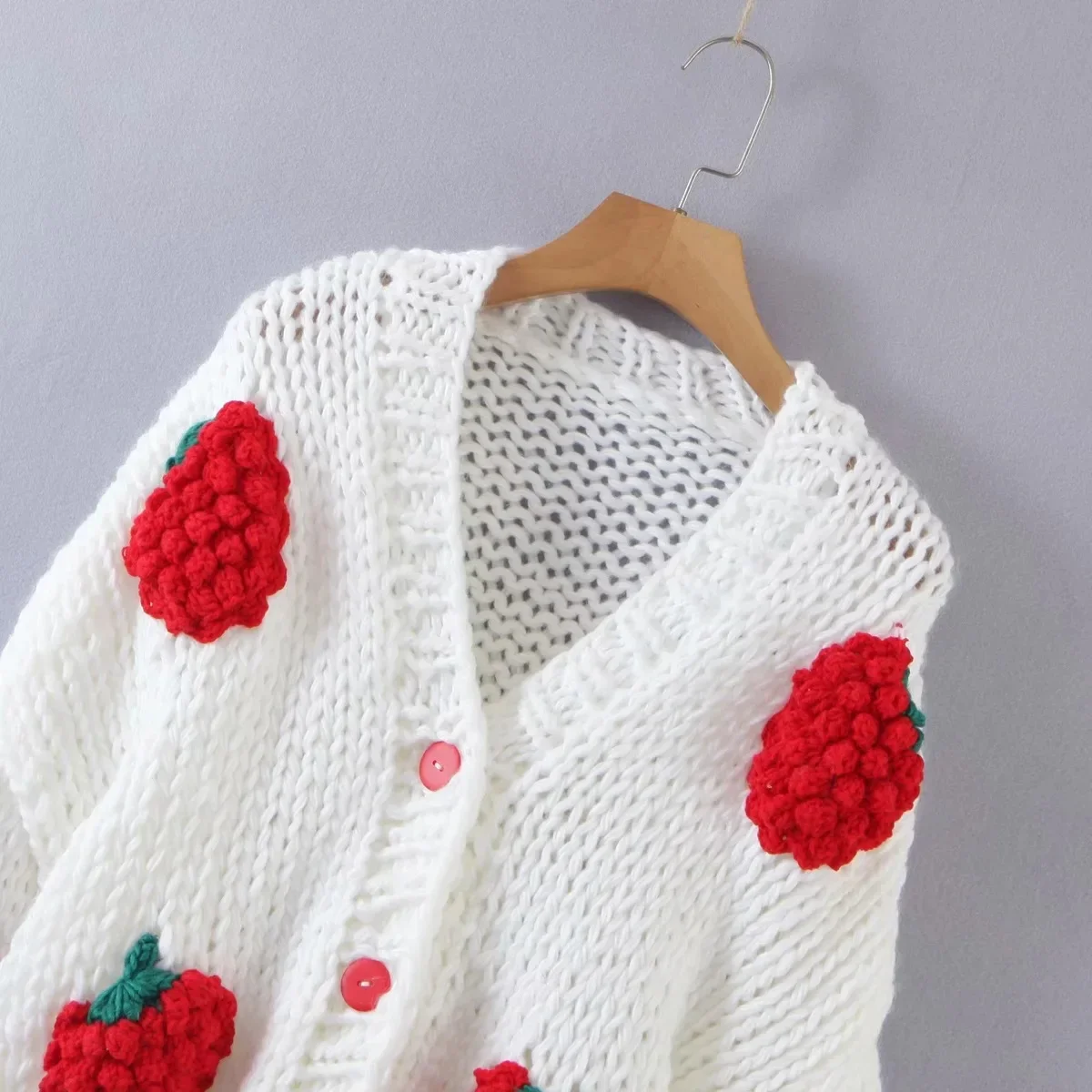 Autumn Women\'s Clothes Fashion Embroidery Strawberry Knitted Sweater Cardigan Sweet V-Neck Lantern Long Sleeve Loose Coat 29792