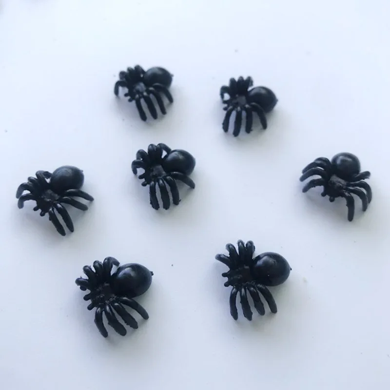 100/50Pcs Halloween Fake Spider Mini Luminous Plastic Spider Halloween Party Home Decoration Kids Tricky Prank Toy Haunted House