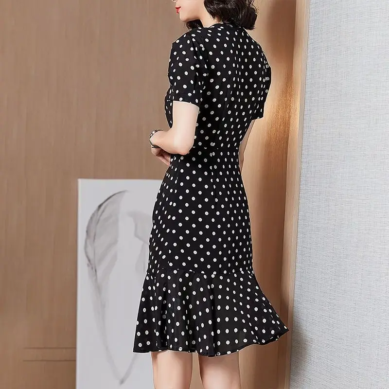 2023 Summer New Fashion Polka Dot V-neck Short Sleeve Vintage Dress Ladies Temperament Pleated Buttons Bodycon Dress Fashionable