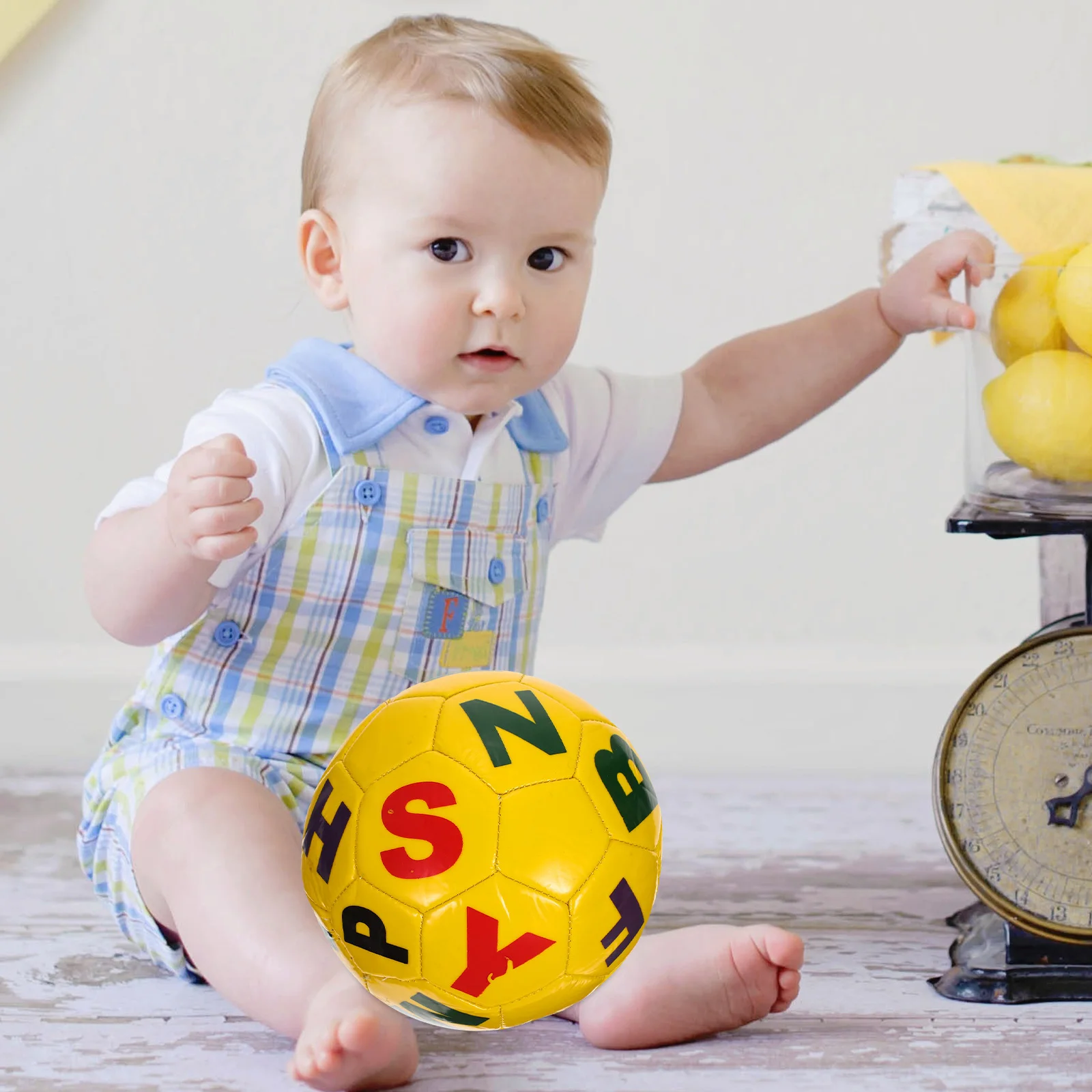 Piłka do piłki nożnej dla dzieci, lekka, z PVC, nadmuchiwana, z nadrukiem angielskich liter, zabawna zabawa na świeżym powietrzu i w pomieszczeniach.